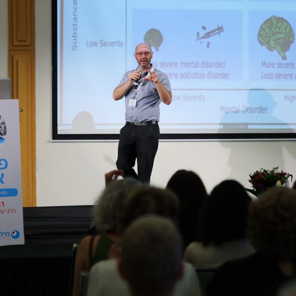 ד"ר שאול לב-רן, מנהל המרפאה לתחלואה כפולה, המרכז לברה"נ לב השרון