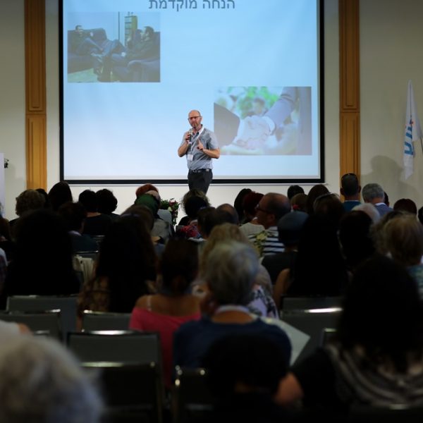 ד"ר שאול לב-רן, מנהל המרפאה לתחלואה כפולה, המרכז לברה"נ לב השרון